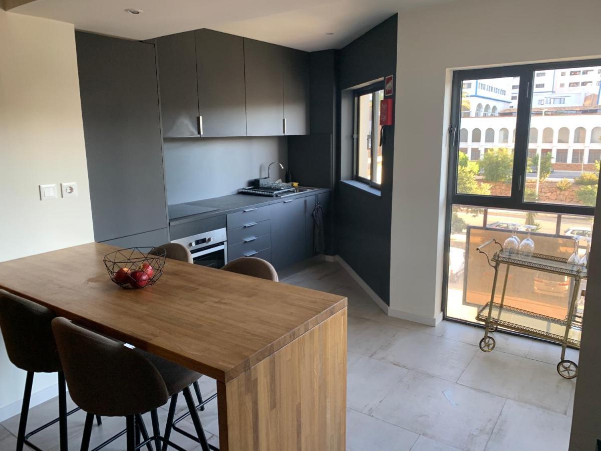 Modern Apartment Ideally Located Portimao Exterior photo